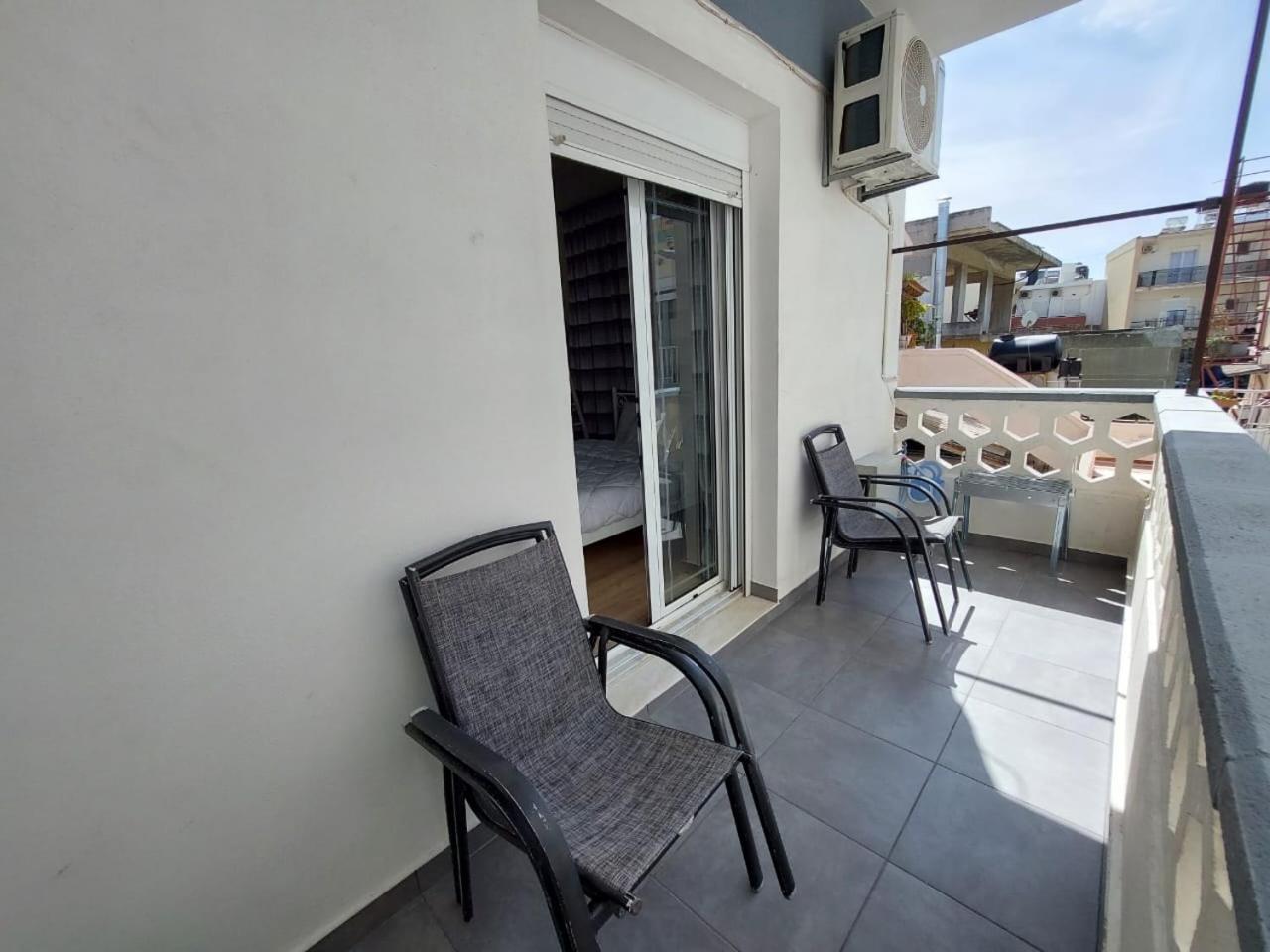 το σπίτι του δαμιανού Apartment